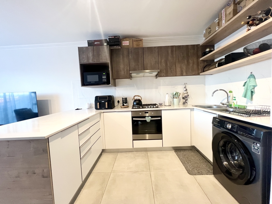 1 Bedroom Property for Sale in Table View Western Cape